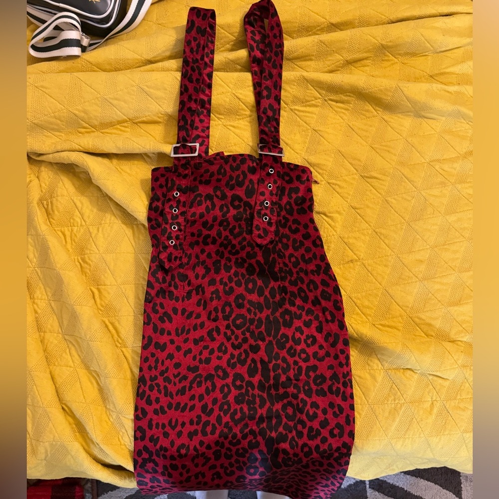 Collectif Leopard pencil skirt with suspenders